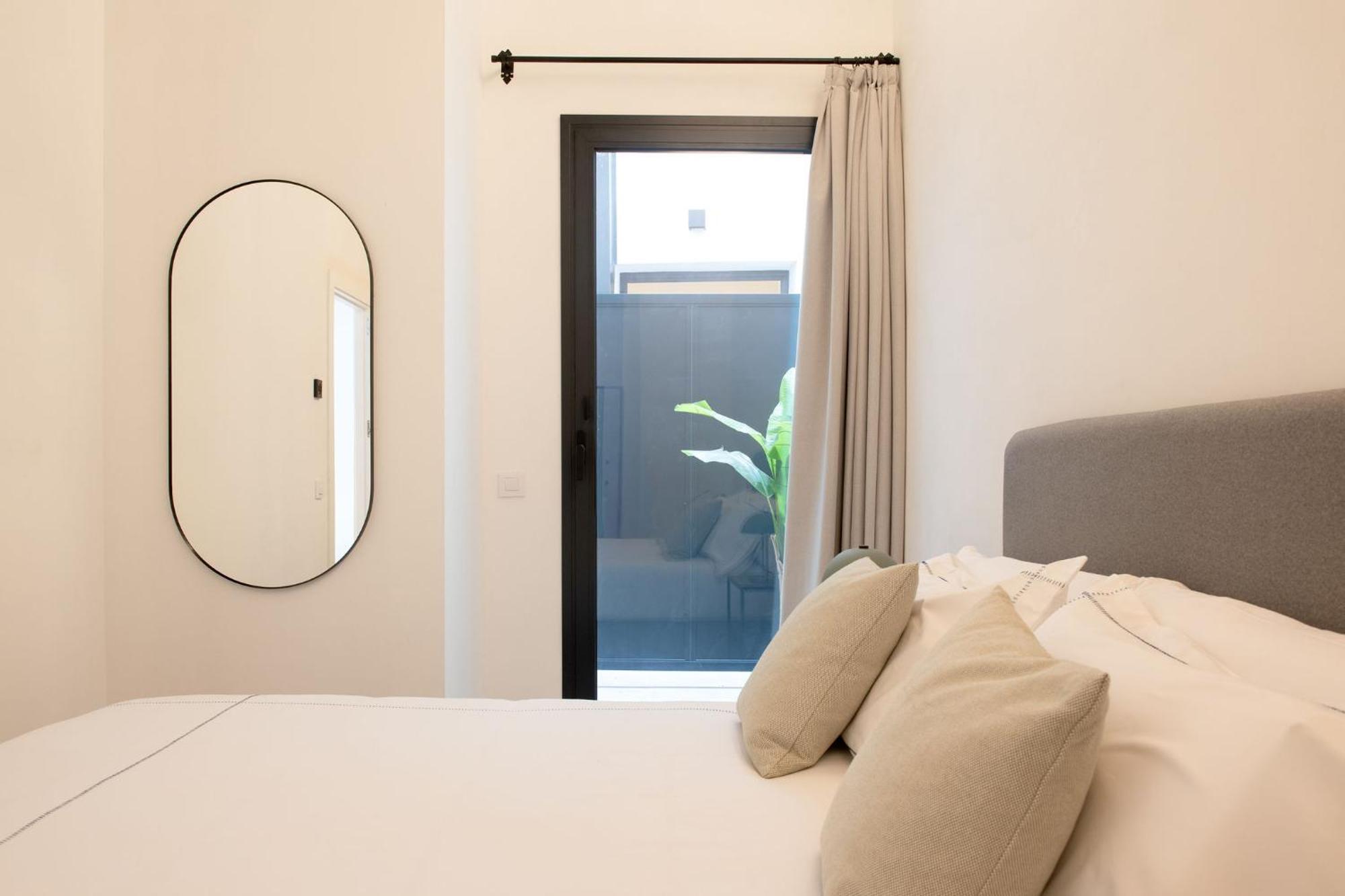 Santa Ana 18 Suite Apartments Севилья Экстерьер фото