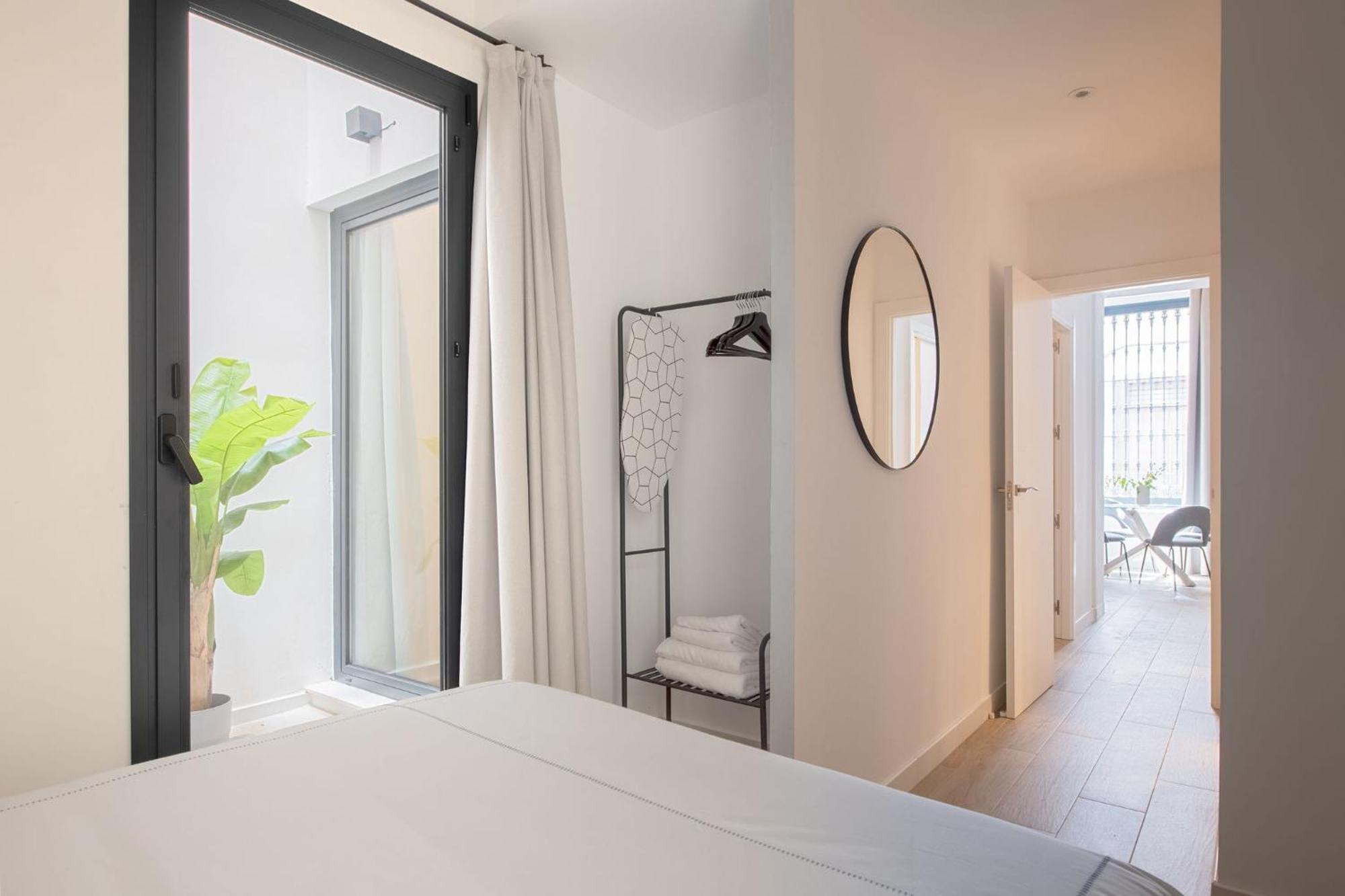 Santa Ana 18 Suite Apartments Севилья Экстерьер фото