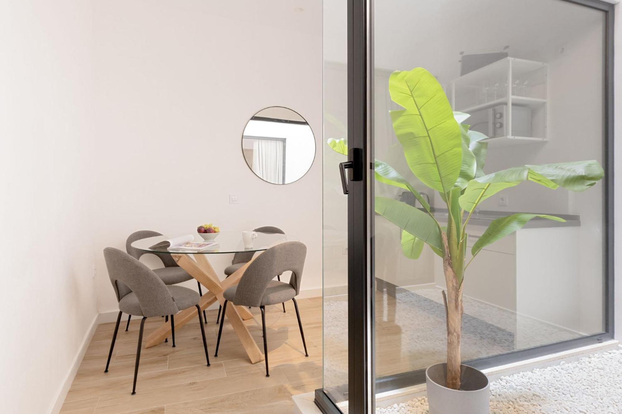 Santa Ana 18 Suite Apartments Севилья Экстерьер фото