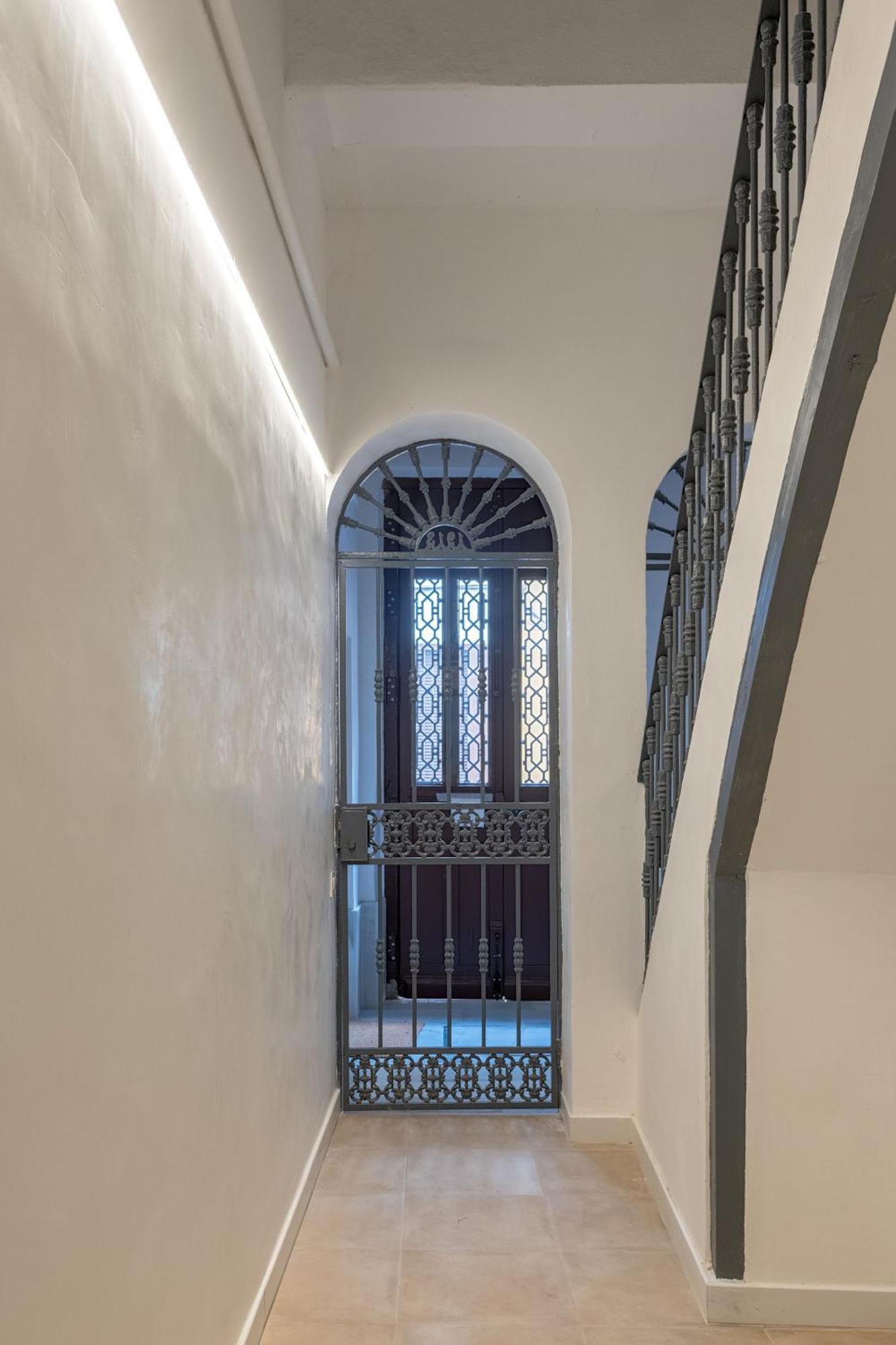 Santa Ana 18 Suite Apartments Севилья Экстерьер фото